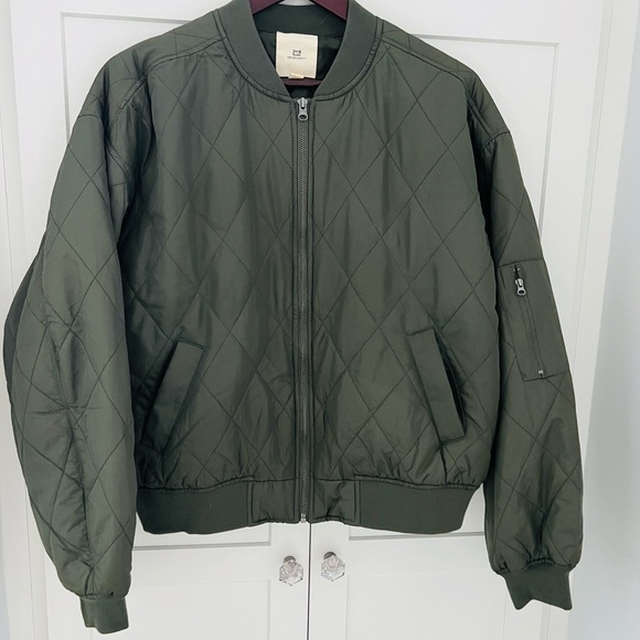 Thread & Supply Jackets & Blazers - Thread & Supply olive green stand collar quilted bomber jacket women size Large